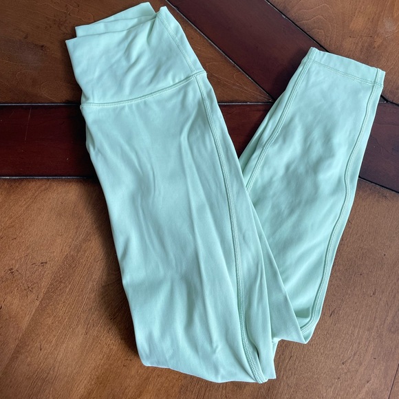 Lululemon Wunder Legging - Picture 4 of 4